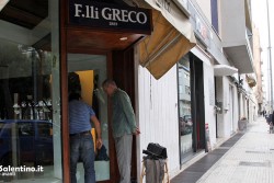 ⁠⁠Spaccata nel pieno centro di Lecce, i ladri colpiscono lo storico negozio "Fratelli Greco" - Corriere Salentino