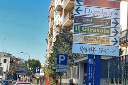 Tabelloni nati come funghi in tutta la città. Lo Sportello dei Diritti: "sono legittimi?" - Corriere Salentino