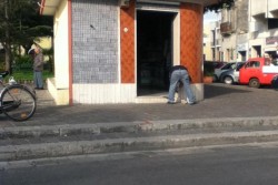 Ladri mattinieri svaligiano tabaccheria all'alba: "colpo" da oltre 4mila euro - Corriere Salentino