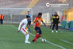 Il Lecce reagisce alle ingiustizie: batte il Benevento con un gol di Papini e rivede i play-off - Corriere Salentino