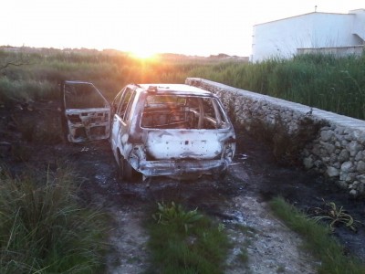 AUTO INCENDIATA