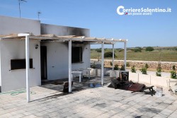Villetta in fiamme a Lido Pizzo, bruciata l'abitazione estiva del consigliere-poliziotto di Taviano - Corriere Salentino
