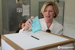 Election Day, seggi aperti. Si vota fino alle 23. In Puglia l'affluenza più bassa - Corriere Salentino