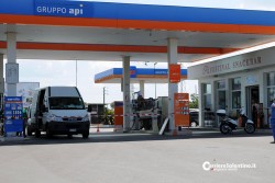 Col muletto sradicano colonnina self-service, "colpo" nell'area di servizio Ip - Corriere Salentino