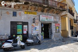 Banda del “buco” in azione a Tuglie, svaligiata cartolibreria profumeria - Corriere Salentino