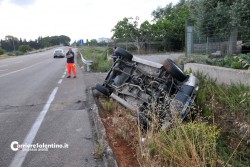 Asfalto viscido, fuoristrada si ribalta: tanta paura per una coppia di coniugi brindisini - Corriere Salentino