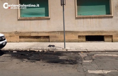 lecce-incendio-auto