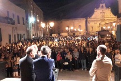 Negro: "Piazza gremita a Muro Leccese, segno di riconciliazione tra cittadini e politica" - Corriere Salentino