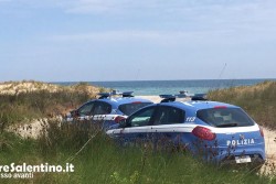 Bagnanti lanciano l'allarme: "Venite, c'è uno scheletro in mare", ma sono resti animali  - Corriere Salentino