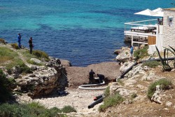 Caletta di Torre Suda ritorna fruibile alla comunità - Corriere Salentino