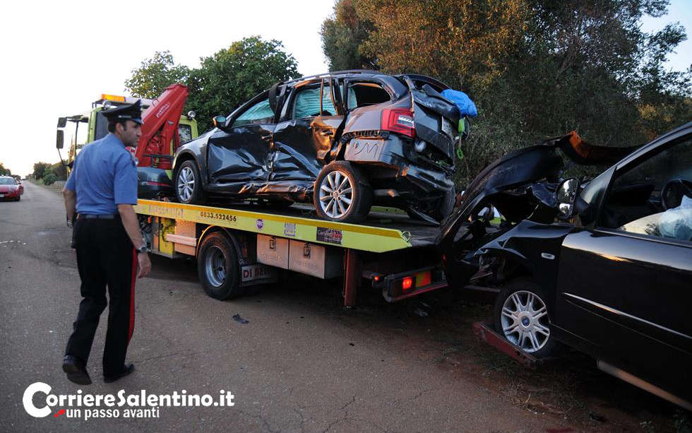 Schianto violento, feriti quattro turisti: in ospedale anche due bambini