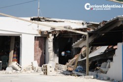 Pestano giovane ambulante, poi tentano di affogarlo: due arresti. Nella notte, attentato contro il lido "La Cambusa" - Corriere Salentino