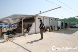 Pestano giovane ambulante, poi tentano di affogarlo: due arresti. Nella notte, attentato contro il lido "La Cambusa" - Corriere Salentino