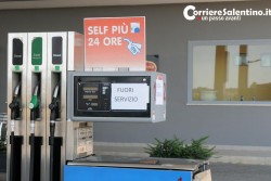 "Estirpano" colonnina self-service con gancio di traino, poi fuggono col bottino: "colpo" a Collepasso - Corriere Salentino