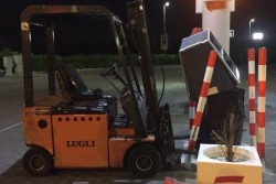 Tenta di portare via la cassa continua di un self service, arrestato commerciante - Corriere Salentino