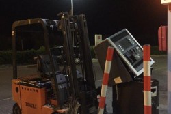 Tenta di portare via la cassa continua di un self service, arrestato commerciante - Corriere Salentino