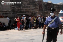Salvati 123 migranti a bordo di una imbarcazione al largo di Leuca: a bordo trenta bambini e donne - Corriere Salentino