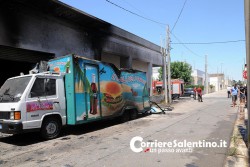Incendio "divora" fast-food, fiamme e paura nel Capo di Leuca - Corriere Salentino