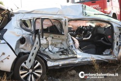 Non rispettano lo Stop, terribile schianto tra auto e camion: morti due ragazzi, cinque feriti - Corriere Salentino