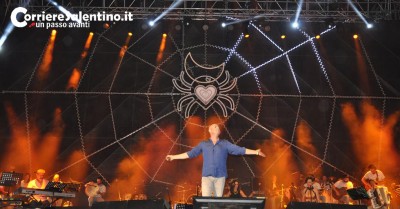 notte-taranta-2015-7-slide