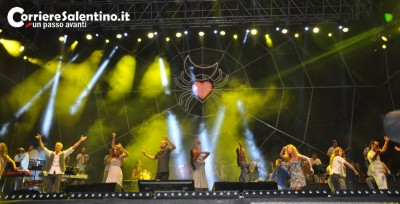 notte-taranta-2015-slide