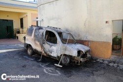 Doppio incendio ad Acquarica del Capo, bruciano due mezzi nella notte - Corriere Salentino