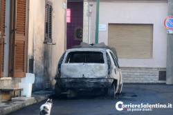 Doppio incendio ad Acquarica del Capo, bruciano due mezzi nella notte - Corriere Salentino
