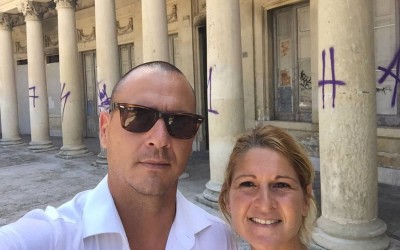 Graffiti sul Monumento dei Caduti, Guido impugna le attrezzature della ditta per un intervento di pulizia a costo zero 1 andrea-guido-giordana-guerrieri