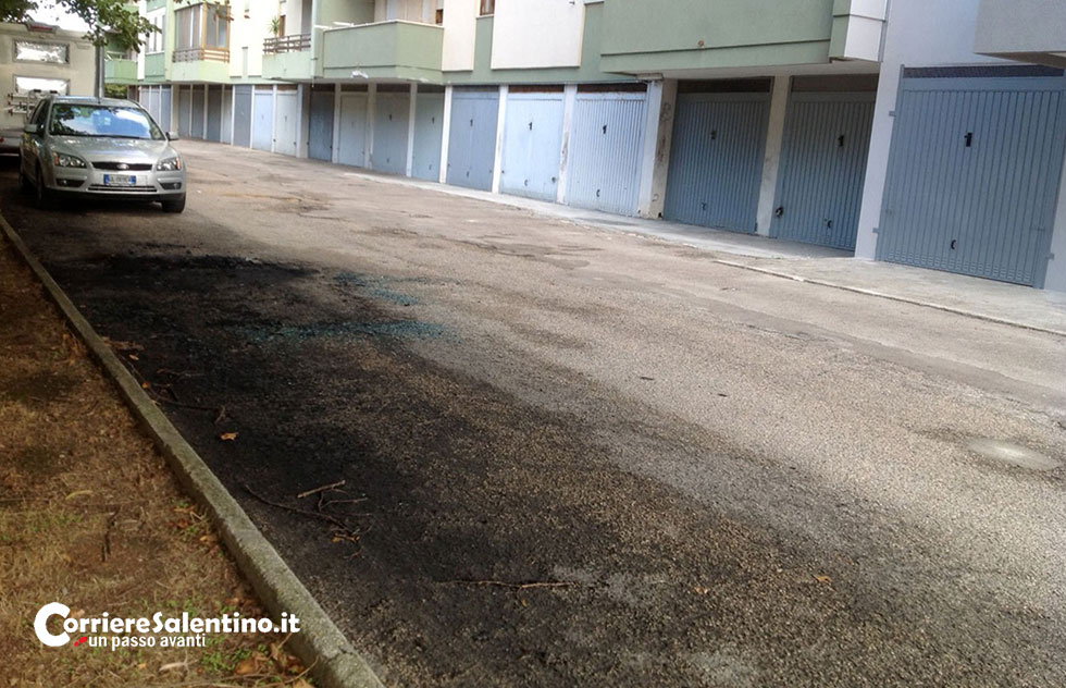 Misterioso incendio nel rione Stadio, brucia l’auto di un capitano della Polizia Municipale