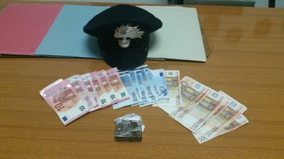 Poggiardo---stupefacente-e-denaro-sequestrati