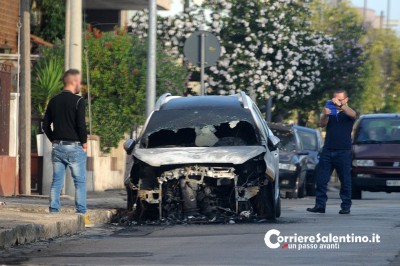 Taurisano-incendio-auto-(1)