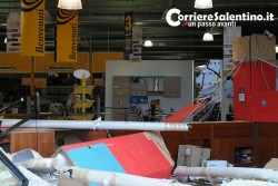 Nuovo assalto al "Mercatone Uno": sradicano cassaforte ma fuggono a mani vuote: ingenti i danni - Corriere Salentino