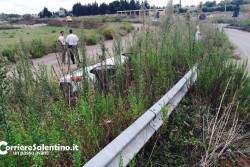 Si ribalta con l'auto dopo avere sfondato il guardrail: spettacolare incidente sulla Cavallino - Lecce - Corriere Salentino