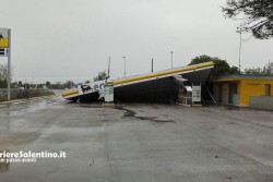 Maltempo, pioggia e danni: crolla tettoia di area servizio, alberi sradicati ed allagamenti in tutto il Salento - Corriere Salentino