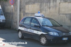 «Loro sì e noi no», quando la polizia viola il codice della strada - Corriere Salentino