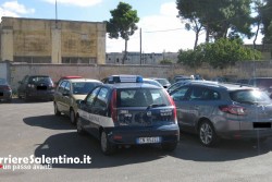 «Loro sì e noi no», quando la polizia viola il codice della strada - Corriere Salentino