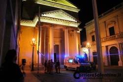 Sale sul tetto della Cattedrale e minaccia di buttarsi: 60enne salvato dopo ore di forte tensione - Corriere Salentino