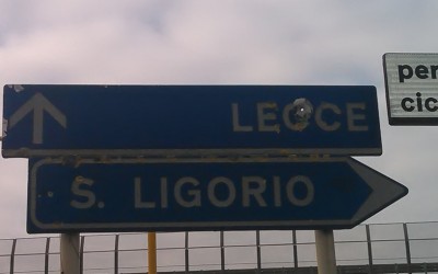 cartelli-forati-colpi-pistola