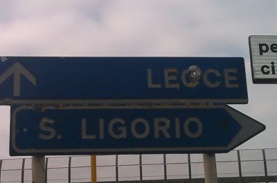 Lecce, tiro a segno della mala sui cartelloni stradali e pubblicitari. D'Agata: "Un passatempo pericoloso" - Corriere Salentino