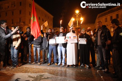 Musulmani e cristiani uniti nelle strade di Lecce per dire no al terrorismo - Corriere Salentino