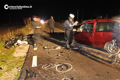 Un'auto gli sbarra la strada, schianto fatale alla periferia di Nardò: muore 27enne - Corriere Salentino