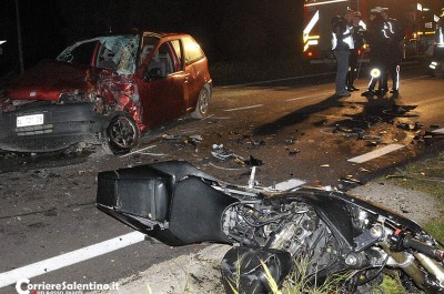 Un'auto gli sbarra la strada, schianto fatale alla periferia di Nardò: muore 27enne - Corriere Salentino