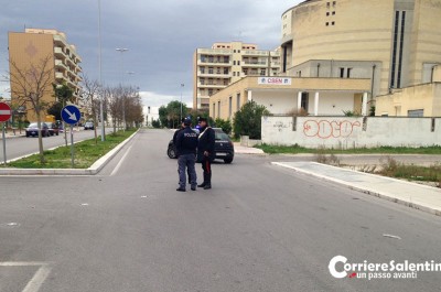 "Mezzogiorno di fuoco" davanti al supermercato, si risveglia la "guerra di mala" in città - Corriere Salentino