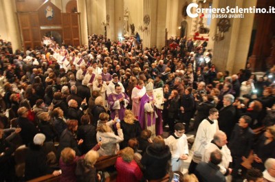 Giubileo della Misericordia: dopo Roma, aperta la Porta Santa del Duomo di Lecce dall’Arcivescovo Monsignor Domenico D’Ambrosio - Corriere Salentino