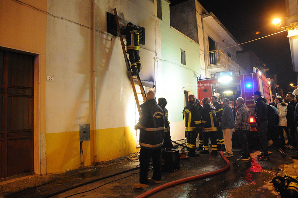 Appicca fuoco in casa della sorella: si assume le responsabilità e scagiona il complice