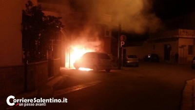 auto-fiamme-surbo