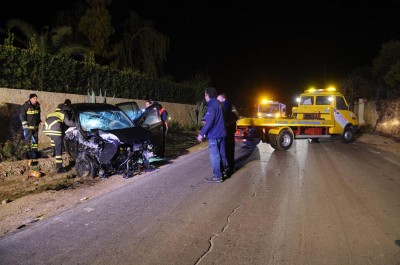 Perde il controllo dell'auto e si schianta contro muro, poi si ribalta: muore studente di 26 anni - Corriere Salentino