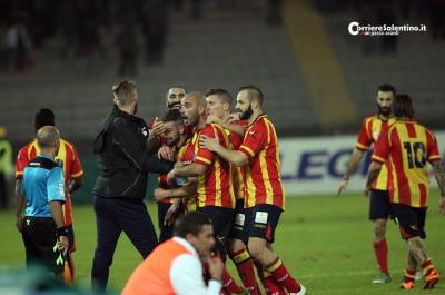 Il Lecce vince ancora e conferma il secondo posto: 2 a 0 al Messina - Corriere Salentino