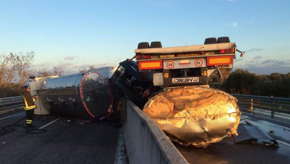 Strage sulla statale: il conducente del tir rischia fino a 15 anni di carcere