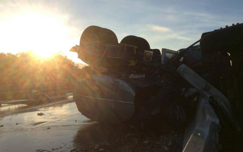 Tragedia sulla superstrada: tir si ribalta, cinque morti tra cui la figlia del consigliere regionale Cristian Casili